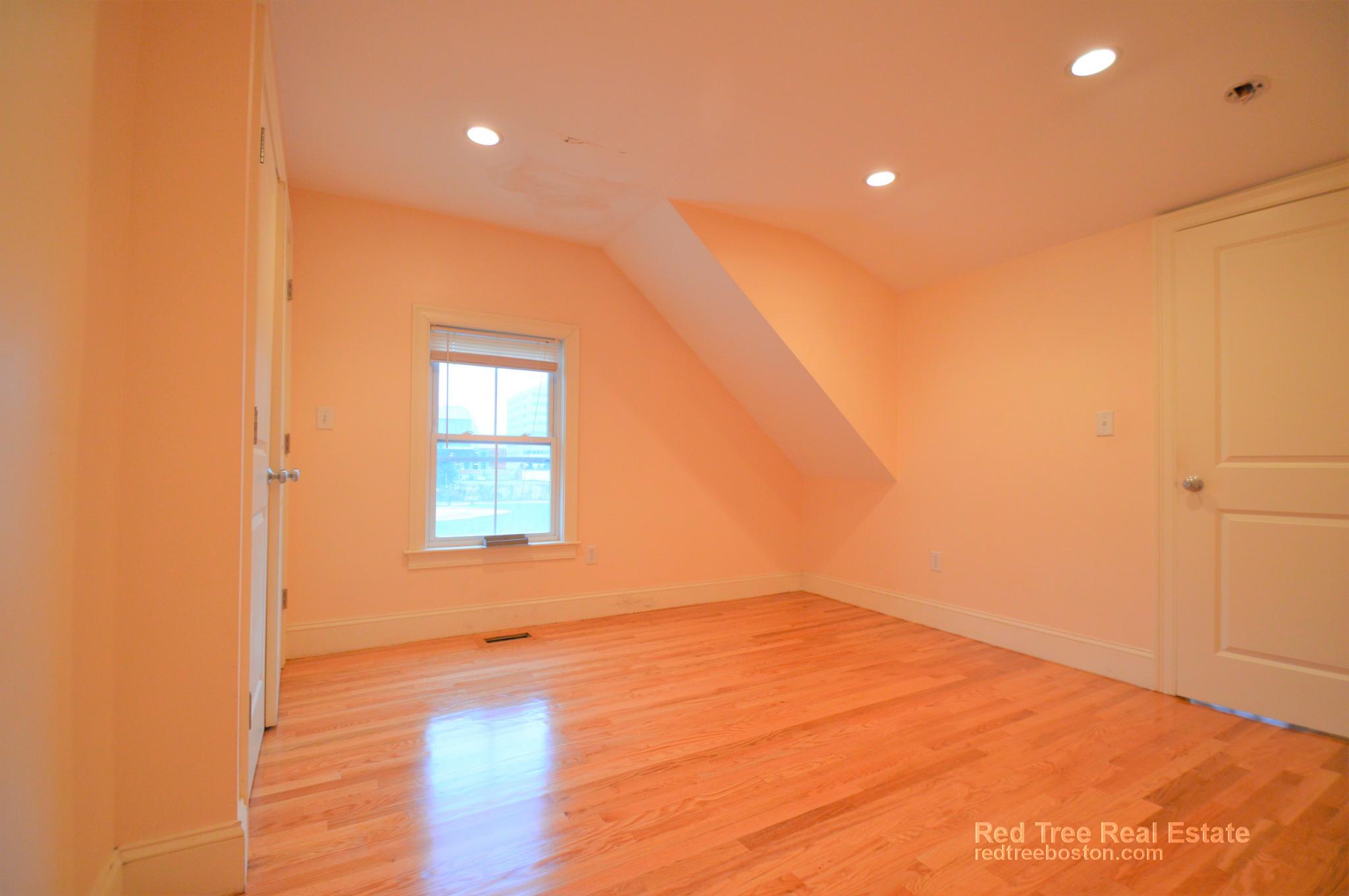 25 Lothrop St, Lower Allston