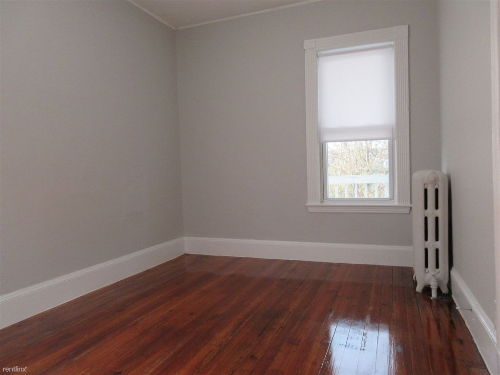 4 bed, 1.5 bath apartment for rent at 805 Columbia Rd Unit 2, Dorchester — photo 7 of 10