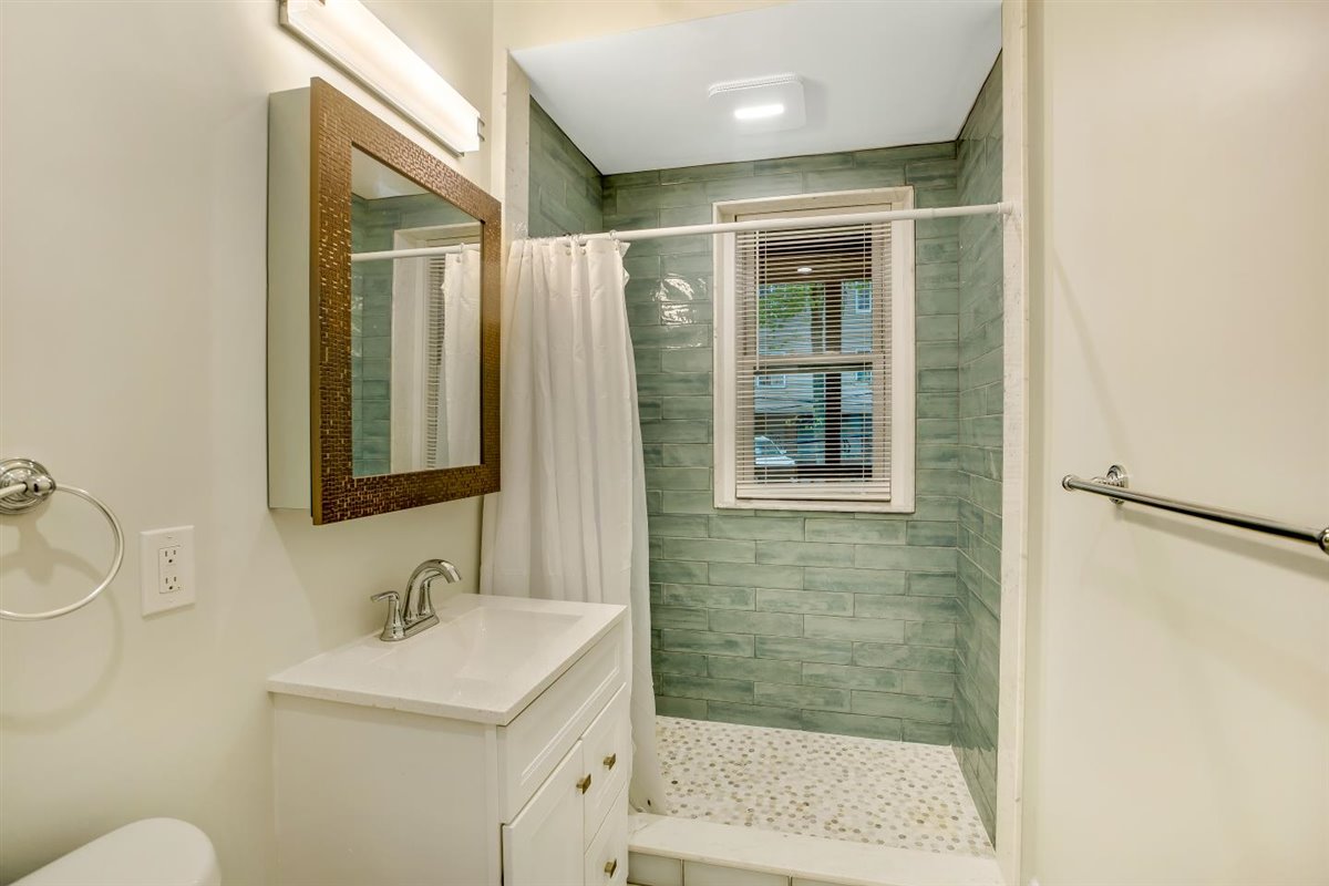 4 bed, 2 bath apartment for rent at 92 Corey Rd Unit 2, Brighton — photo 4 of 43