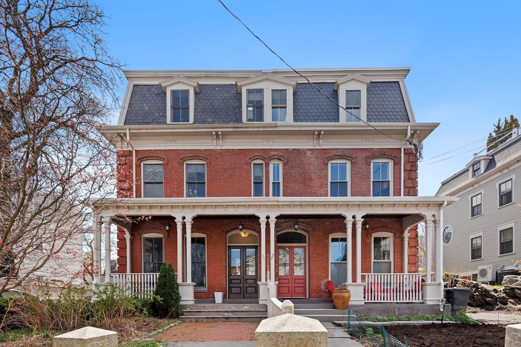 31 Millmont St, Roxbury