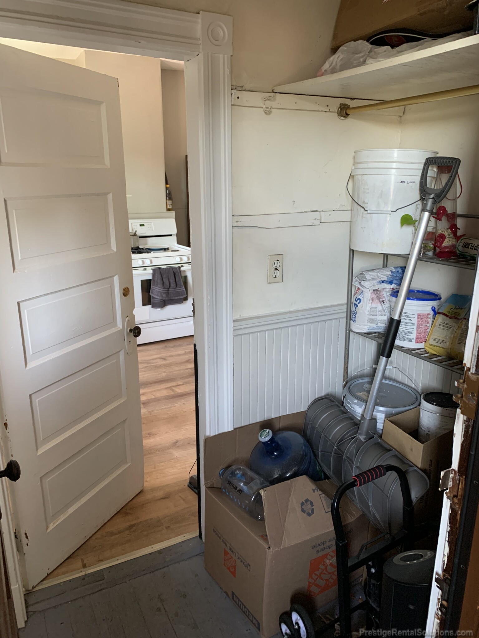 348 Faneuil St, Oak Square