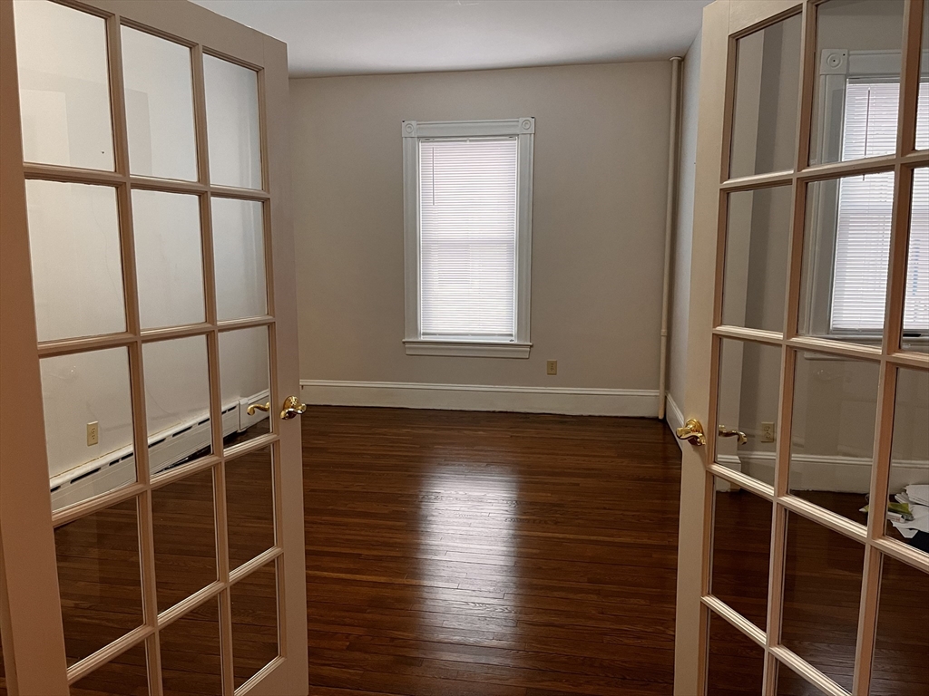 986 Plymouth Ave, Fall River