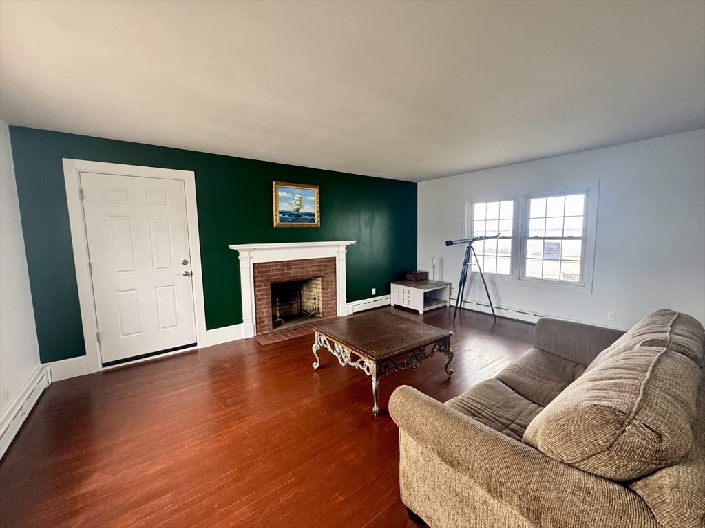 672 W Rodney French Blvd, Far North