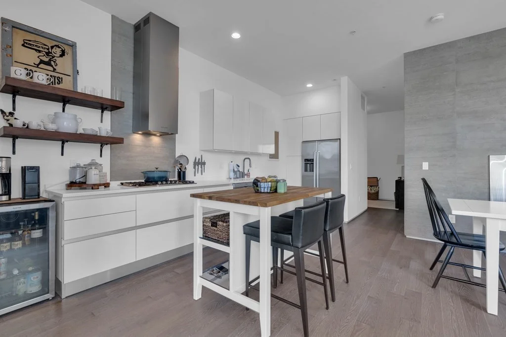 537 E 1st St, South Boston