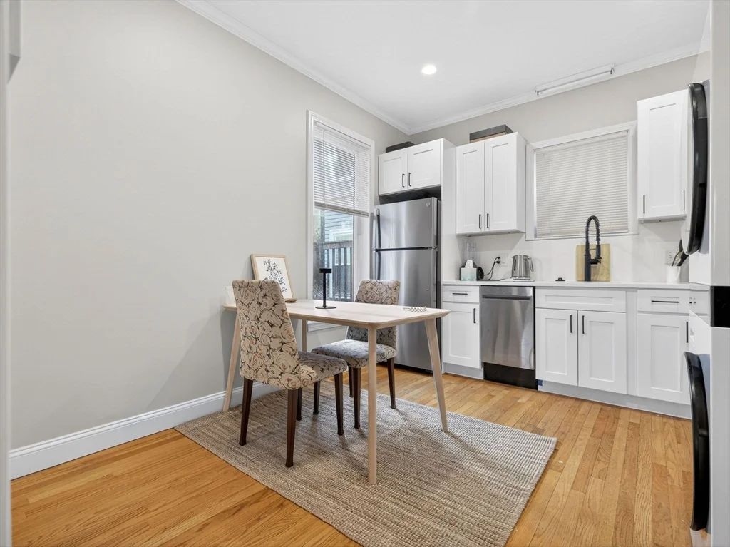 1576 Cambridge St, Mid-Cambridge