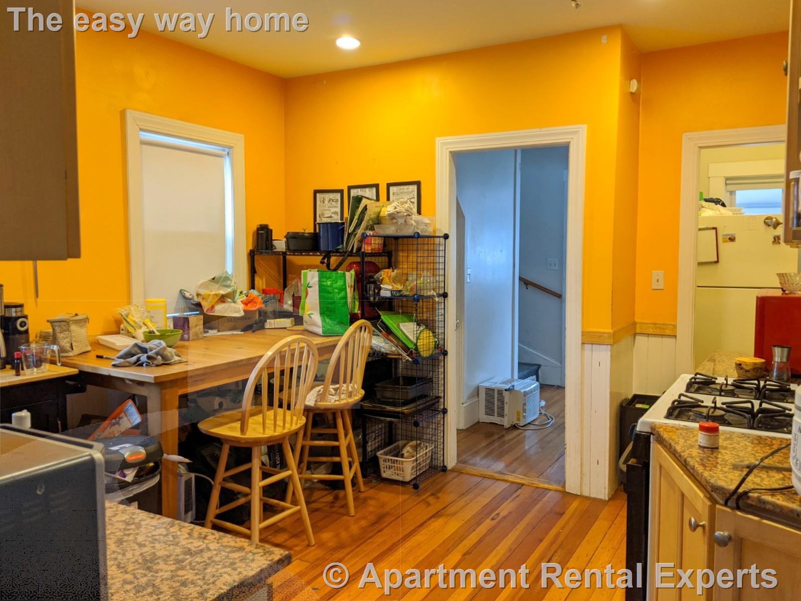 42-44 Newbern Ave, Tufts