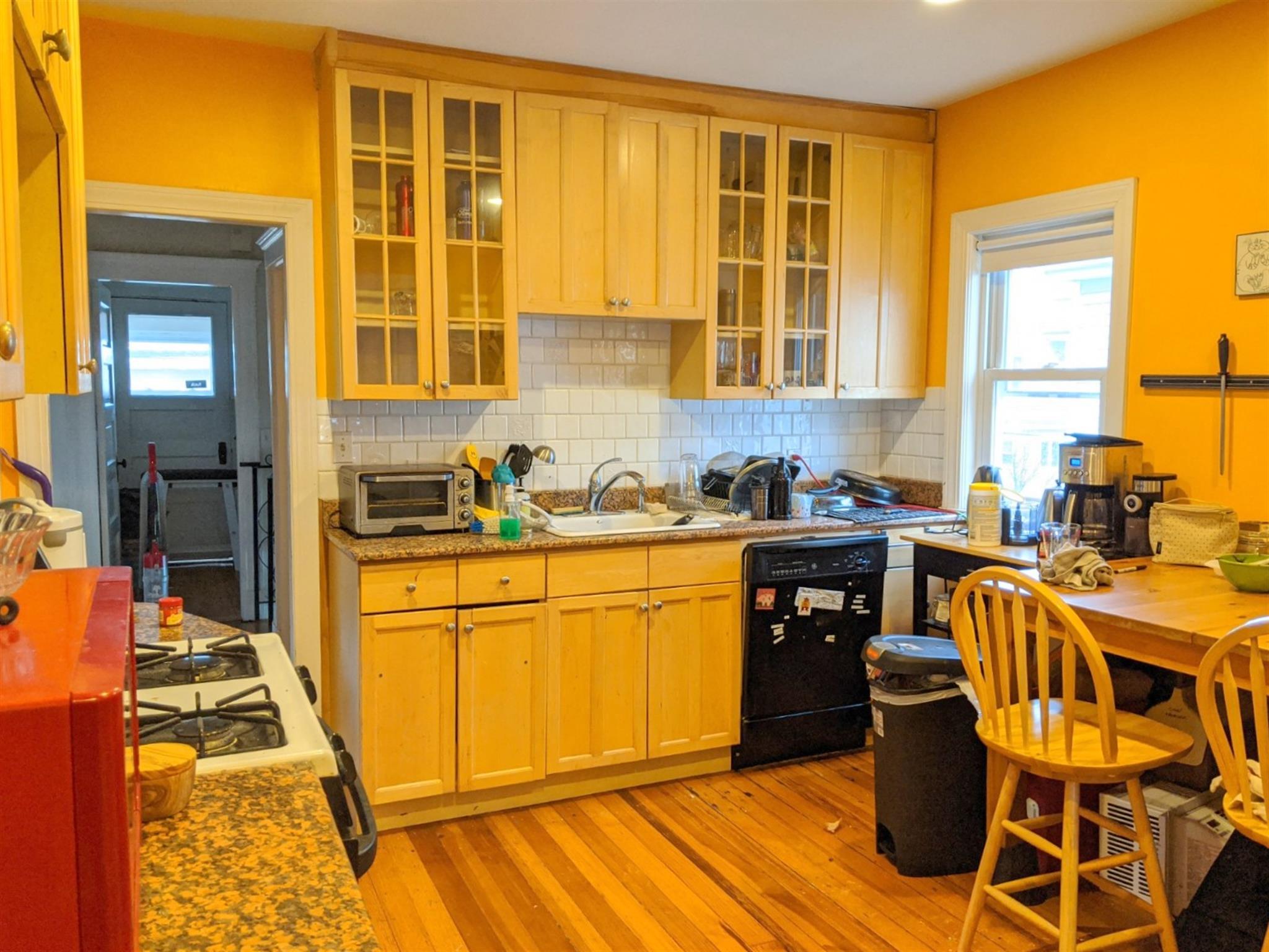 3.5 bed, 2 bath apartment for rent at 44 Newbern Ave Unit 2, Medford — photo 3 of 20
