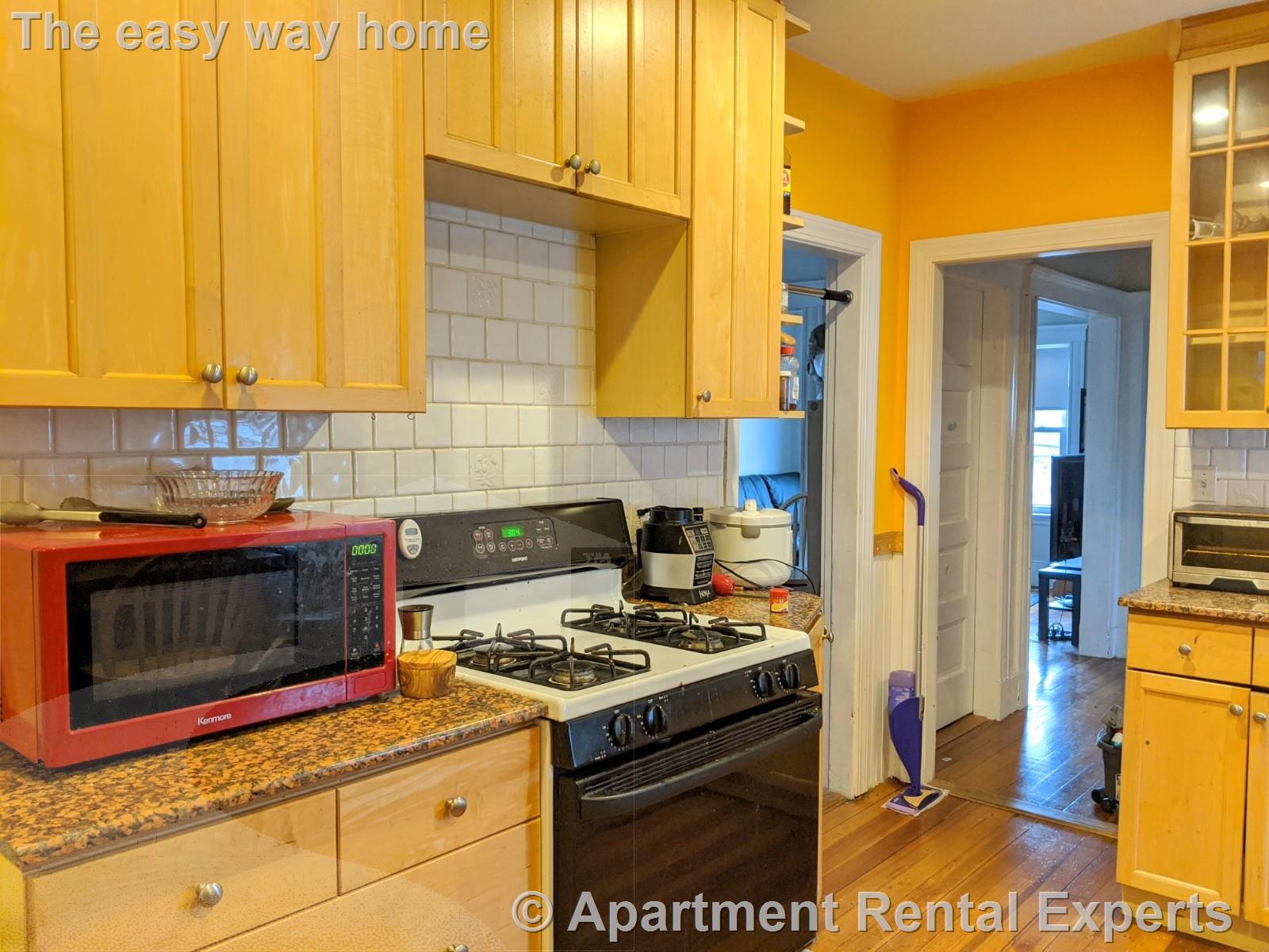 42-44 Newbern Ave, Tufts