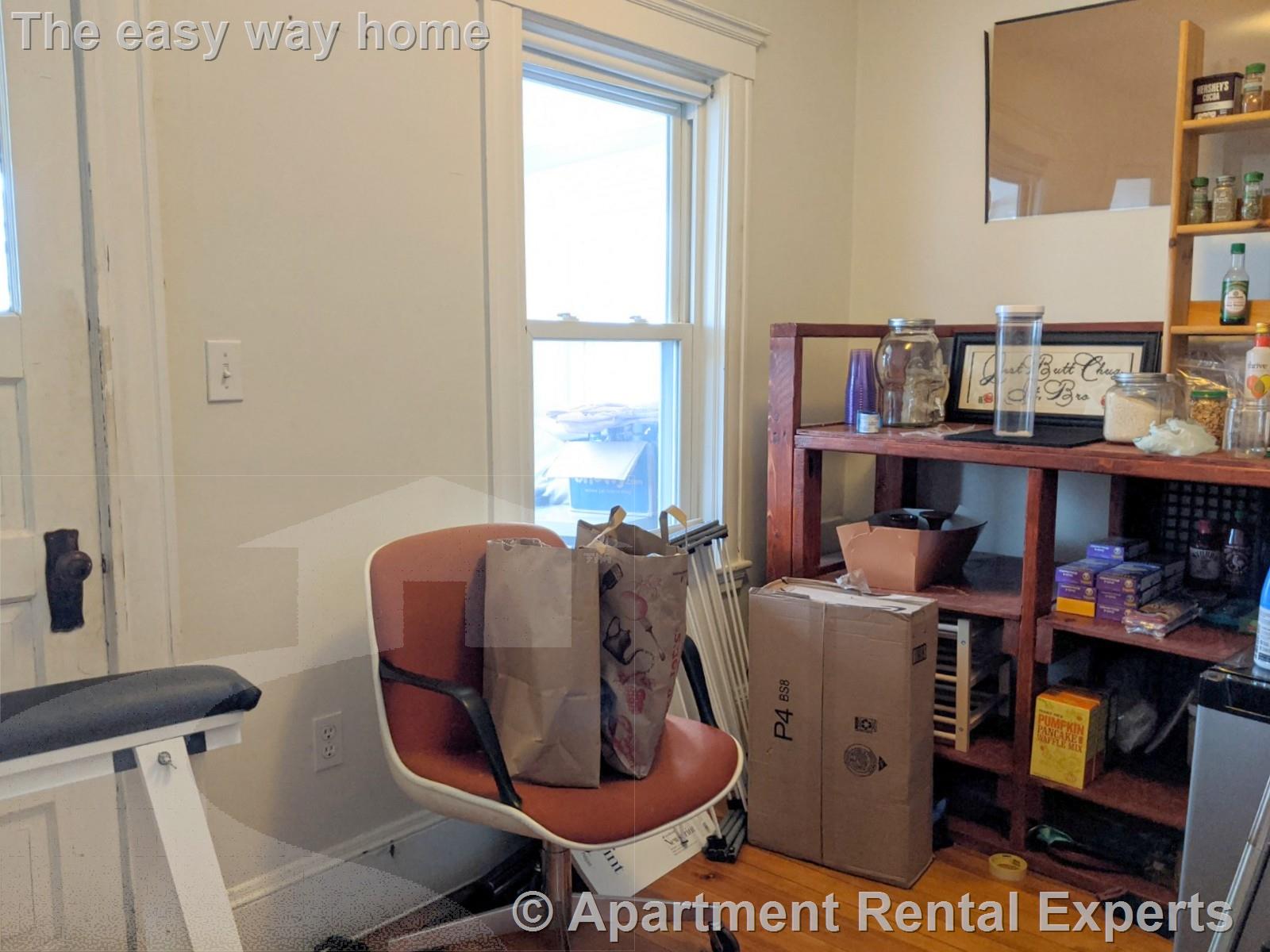 42-44 Newbern Ave, Tufts