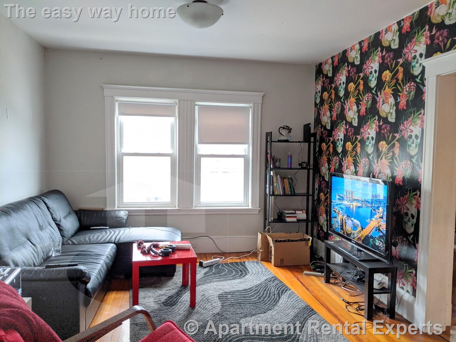 42-44 Newbern Ave, Tufts
