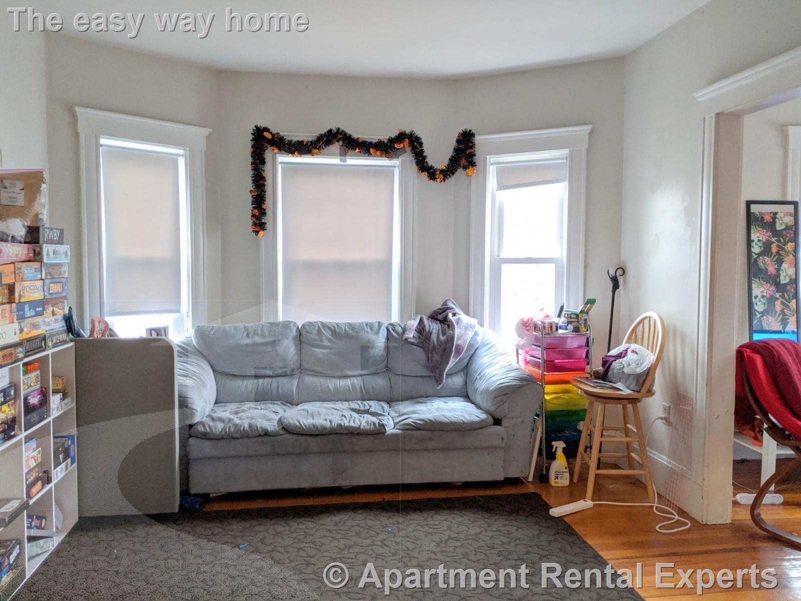 42-44 Newbern Ave, Tufts