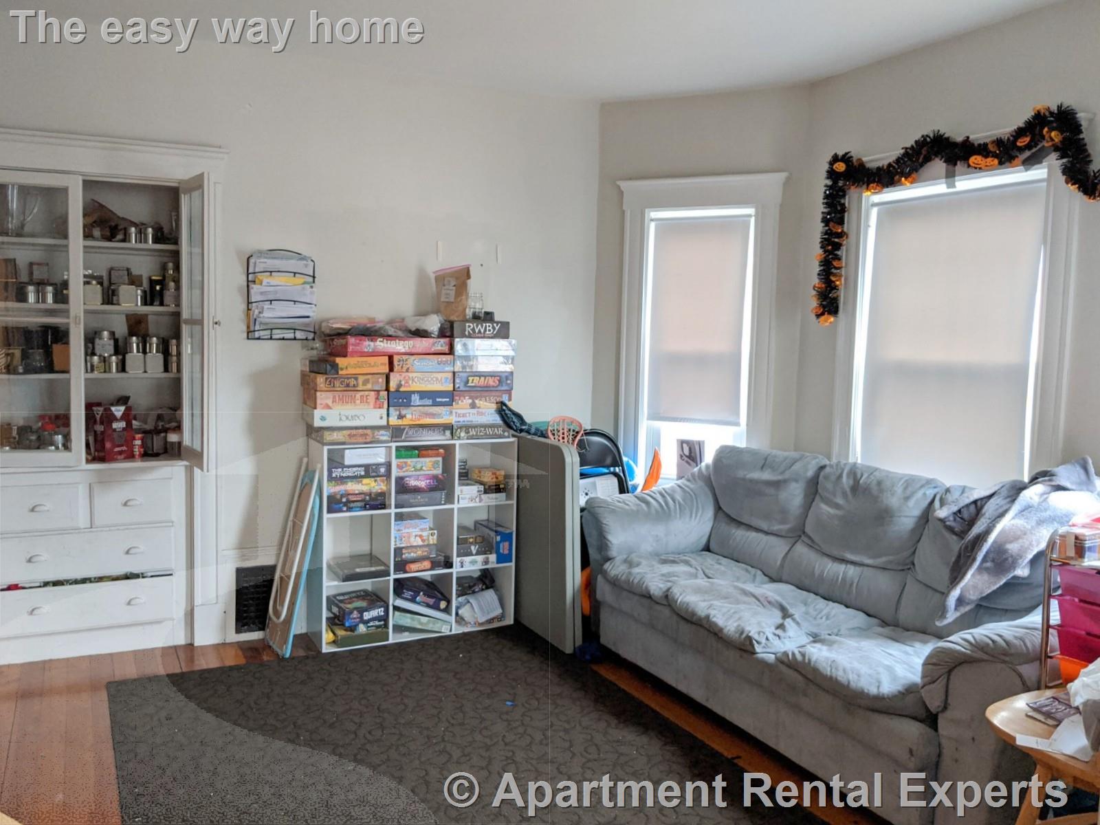 42-44 Newbern Ave, Tufts