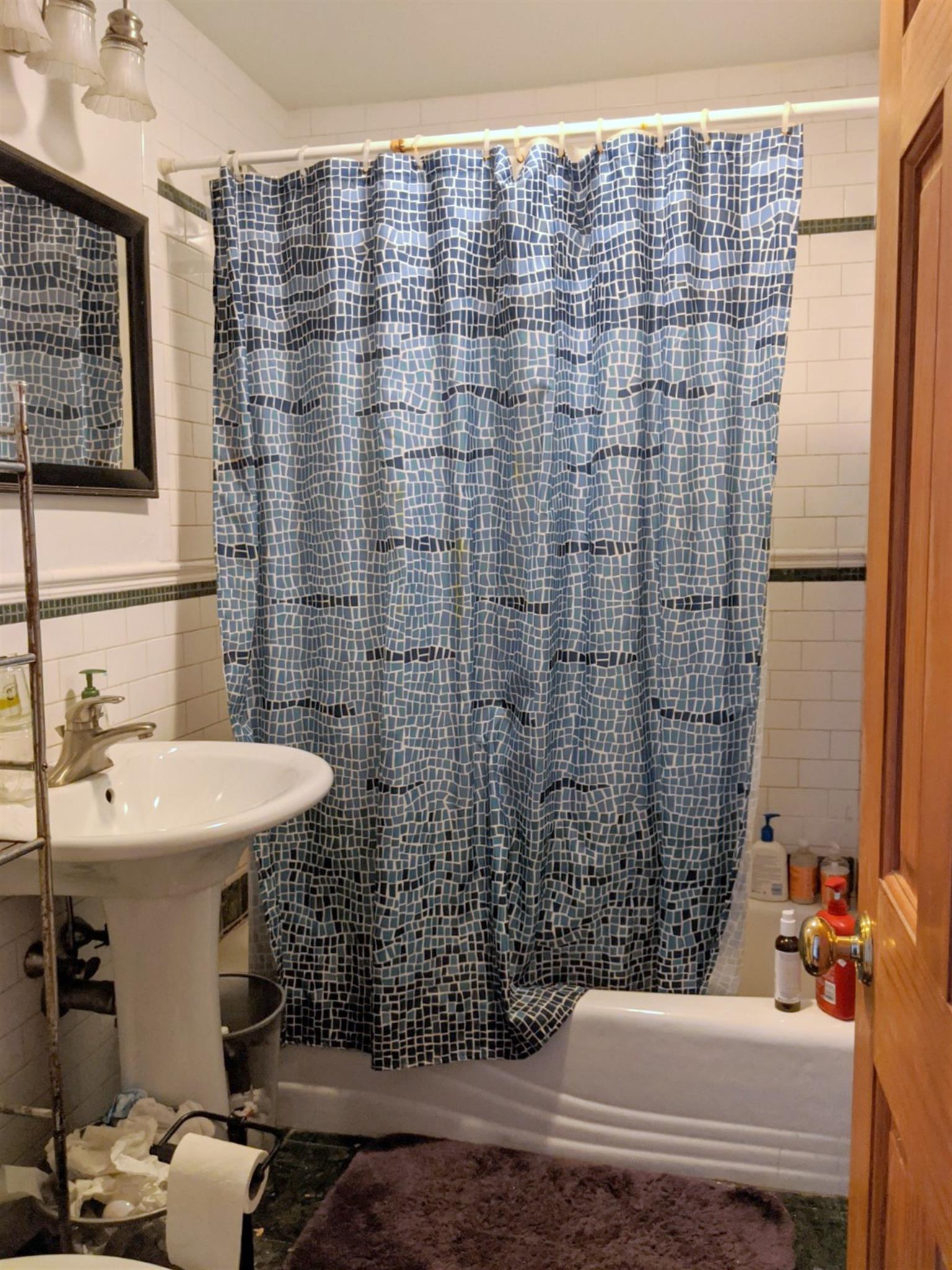 3.5 bed, 2 bath apartment for rent at 44 Newbern Ave Unit 2, Medford — photo 17 of 20