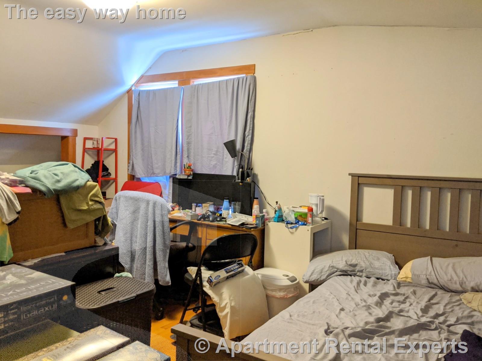 42-44 Newbern Ave, Tufts