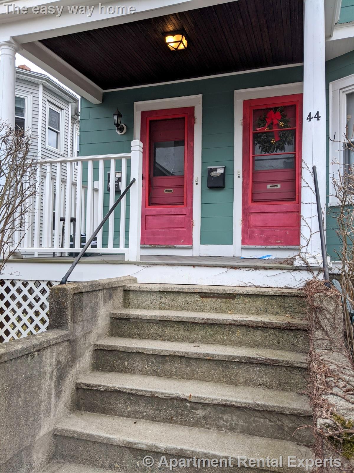 42-44 Newbern Ave, Tufts