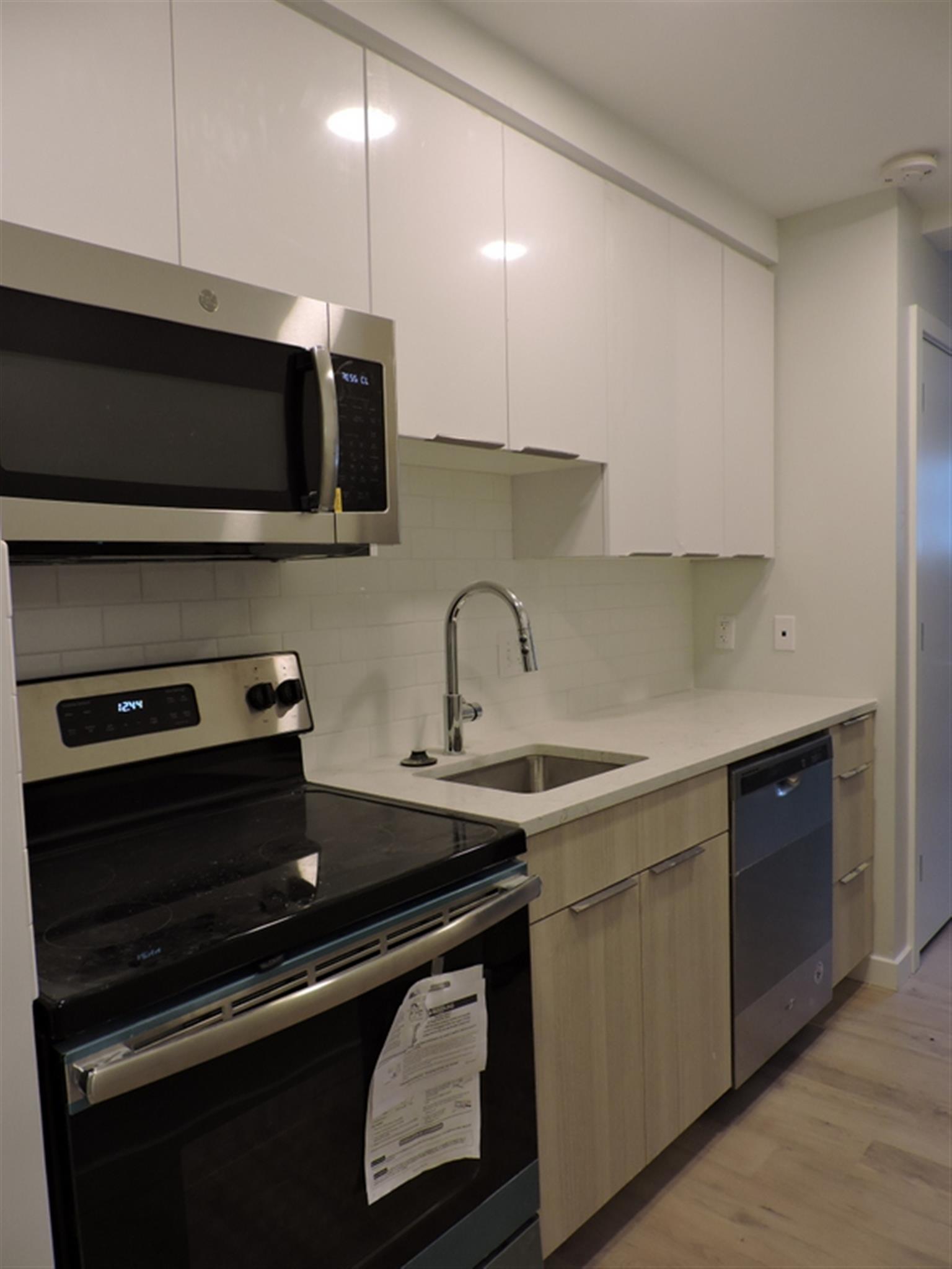 Studio bed, 1 bath apartment for rent at 10 Soden St Unit 4, Central Square — photo 2 of 7