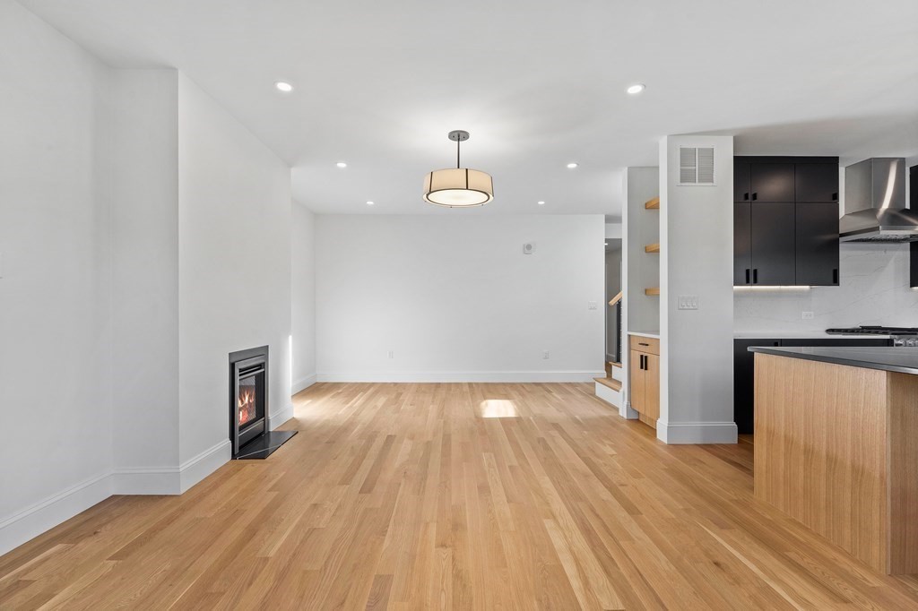 903 Beacon St, Back Bay