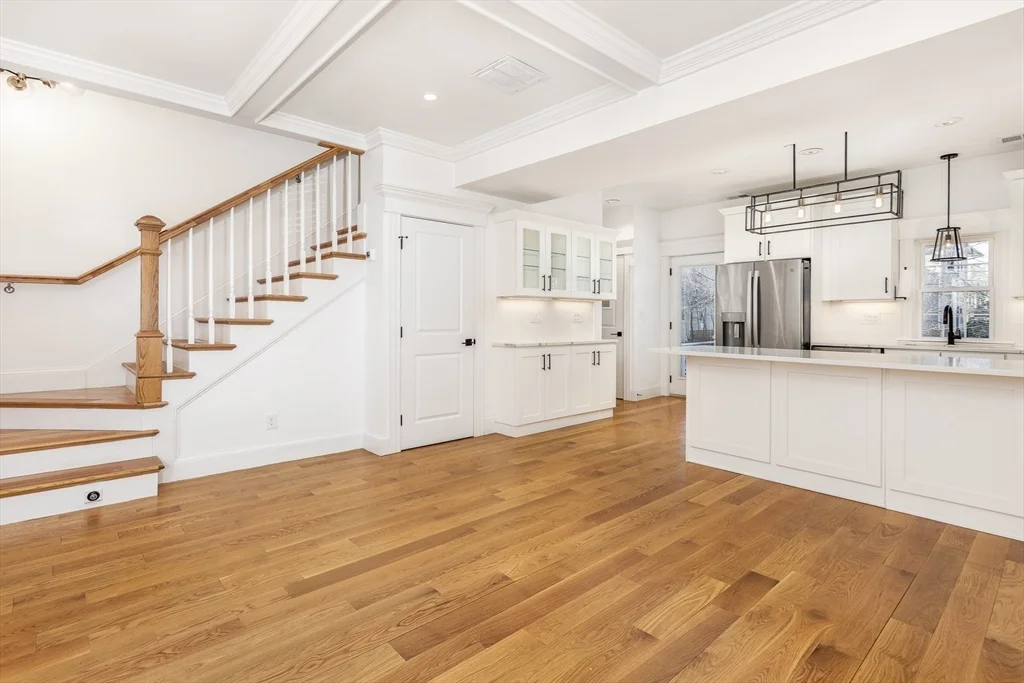 12 S Mason St, Salem