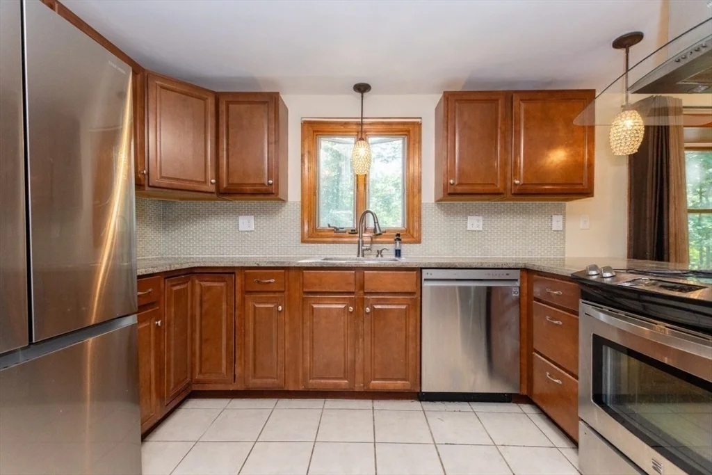 15 Lexington St, Burlington