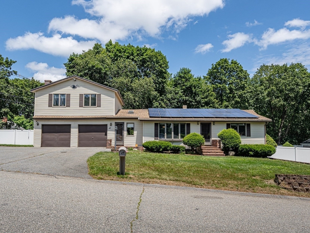 47 Oriole Dr, Dracut