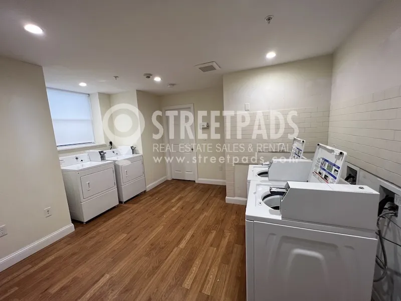 379 Harvard St, Mid-Cambridge