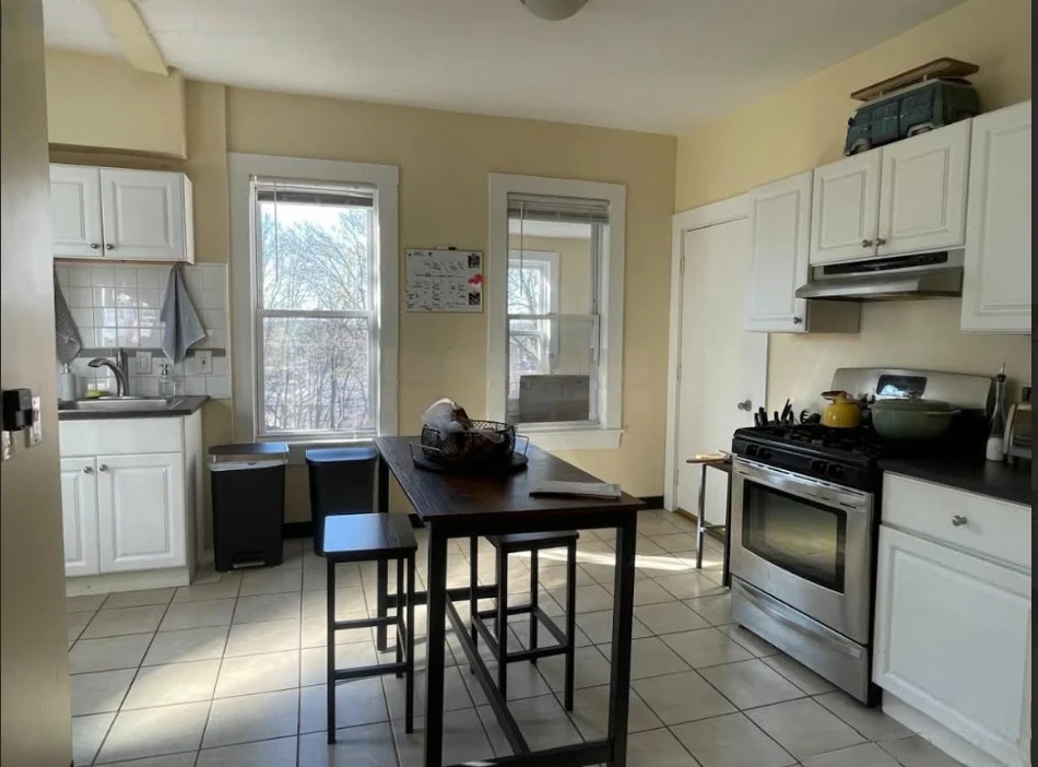 8 Bennett St, South Medford