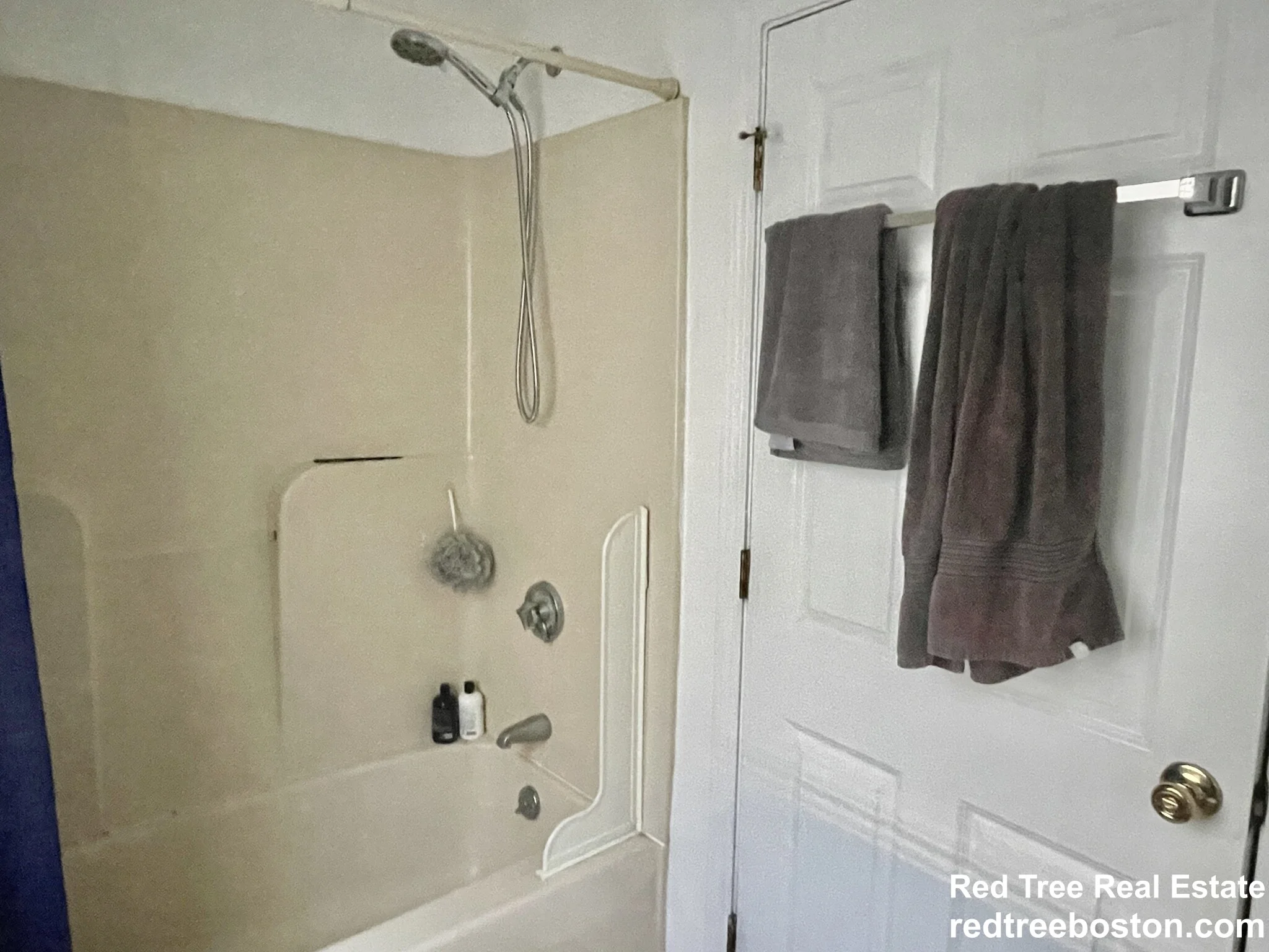 24 Lawn St, Mission Hill