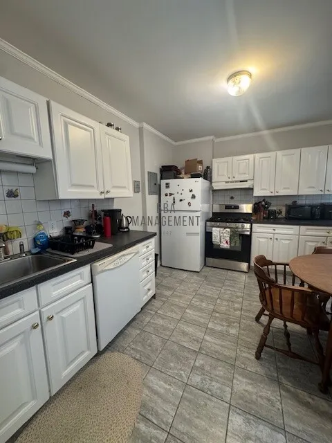 98 Strathmore Rd, Brighton