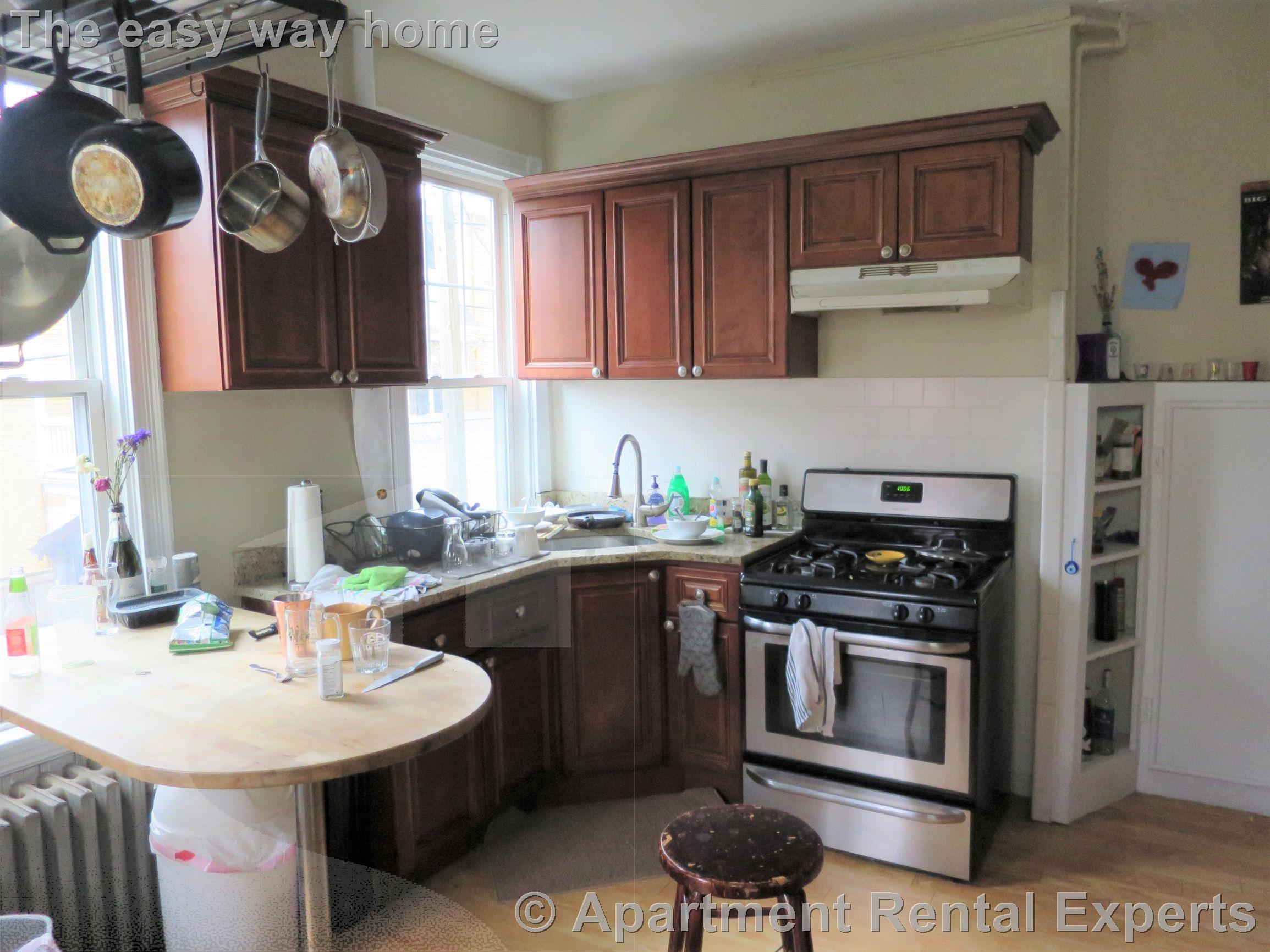 19 Putnam Ave, Harvard Square