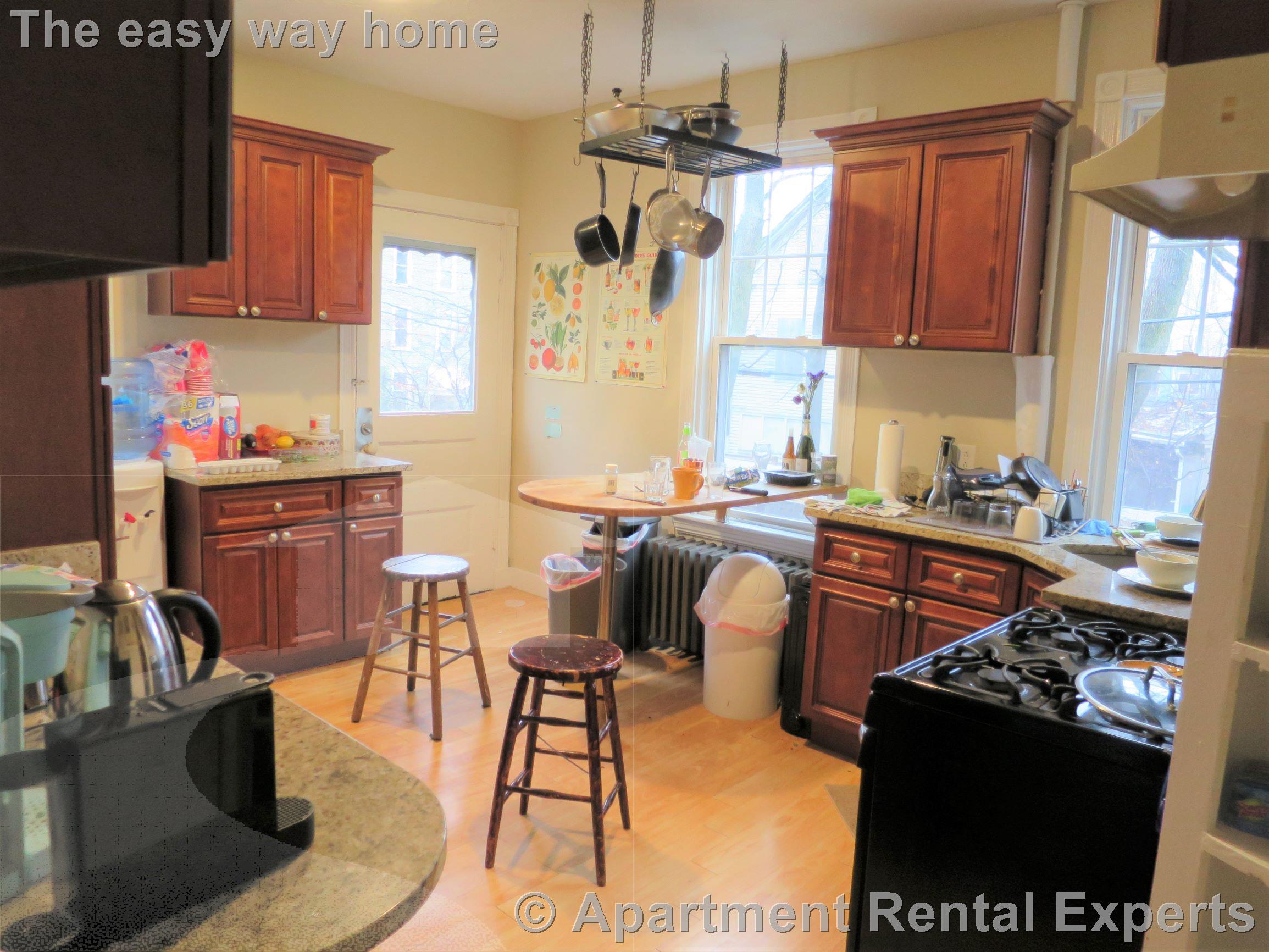 19 Putnam Ave, Harvard Square