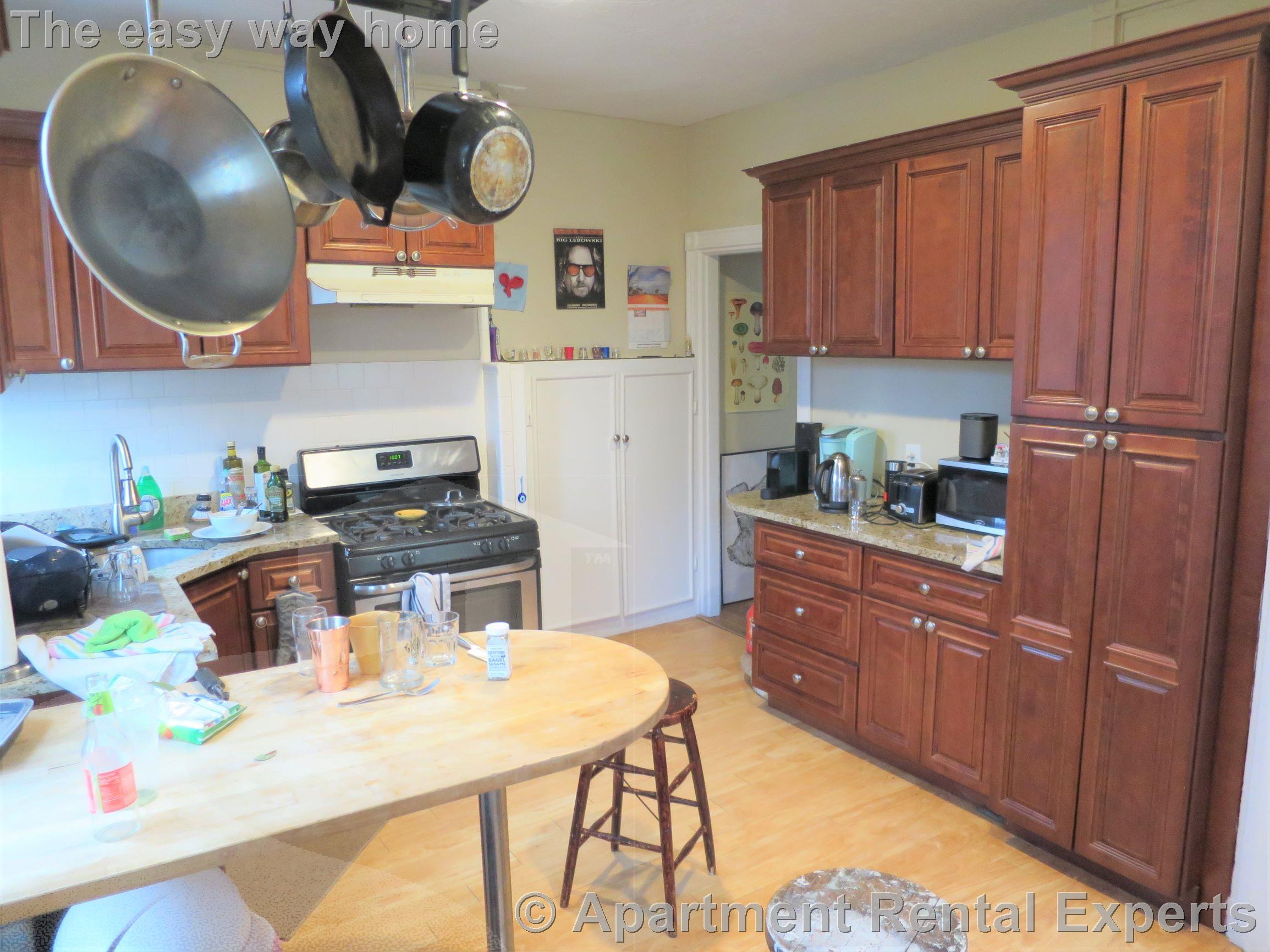 19 Putnam Ave, Harvard Square