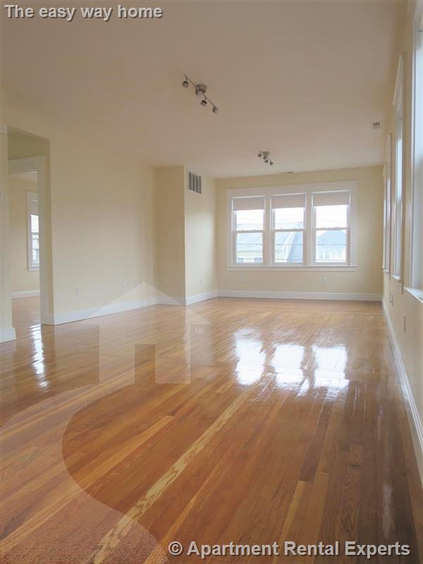 7-9 Bonner Ave, Tufts