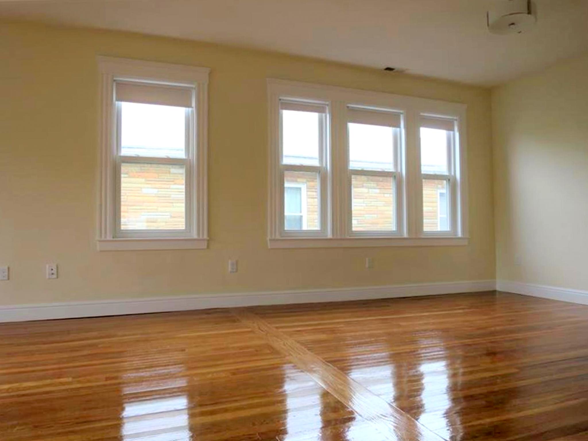 4.5 bed, 2 bath apartment for rent at 7 Bonner Ave Unit 7, Medford — photo 9 of 23