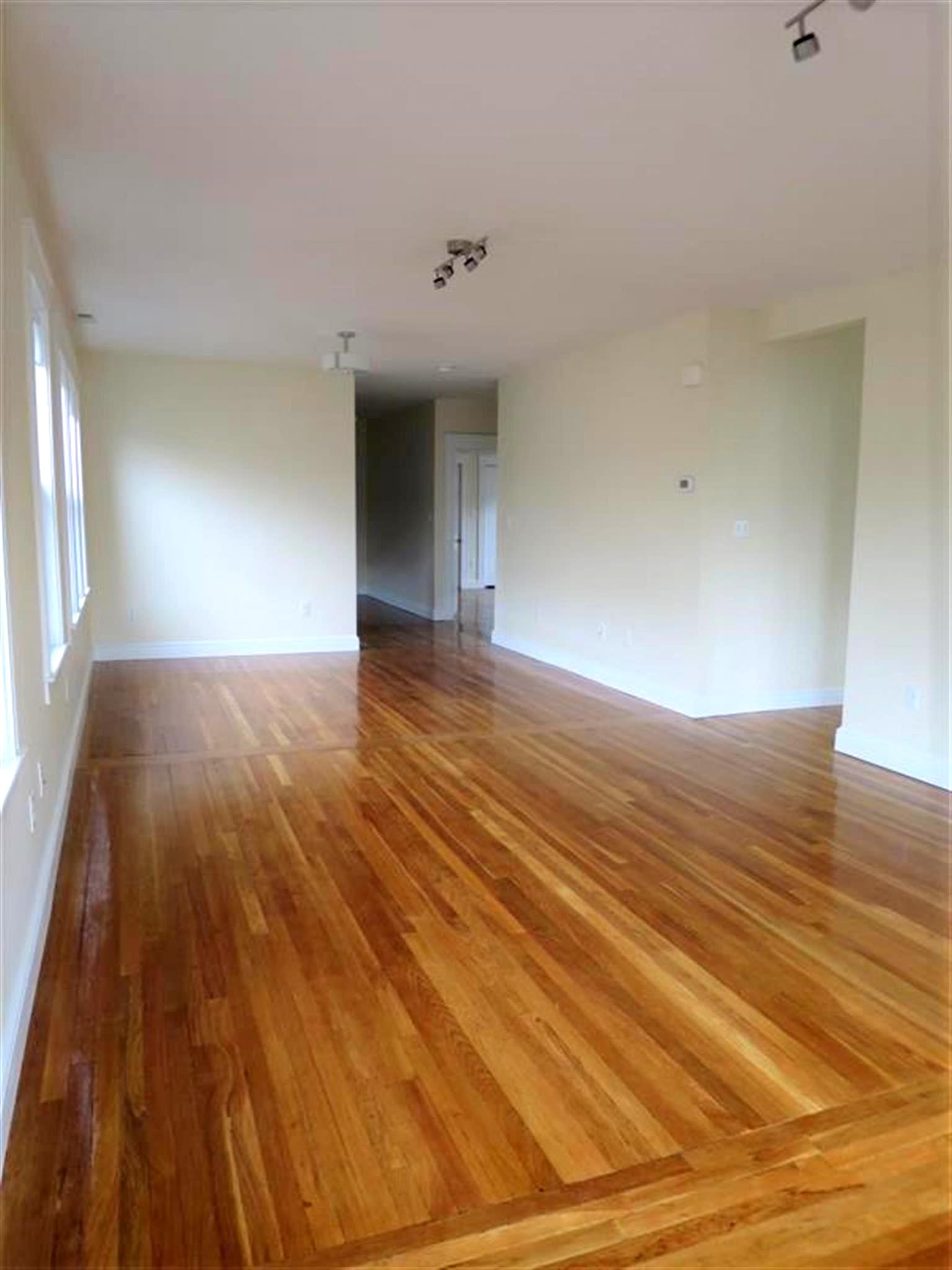 4.5 bed, 2 bath apartment for rent at 7 Bonner Ave Unit 7, Medford — photo 10 of 23