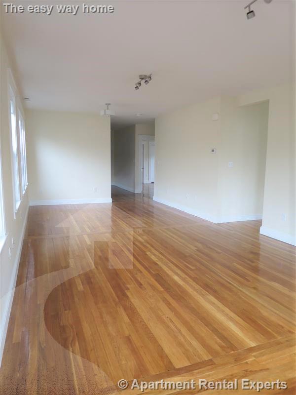 7-9 Bonner Ave, Tufts