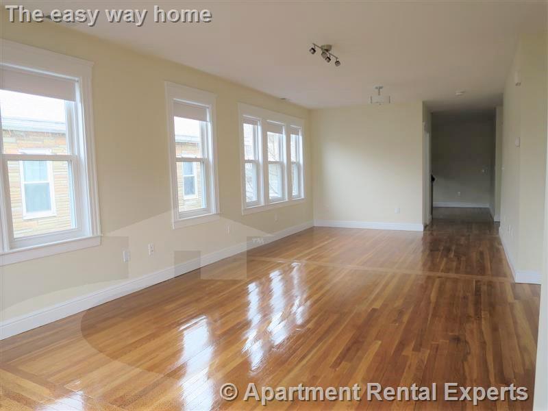 7-9 Bonner Ave, Tufts