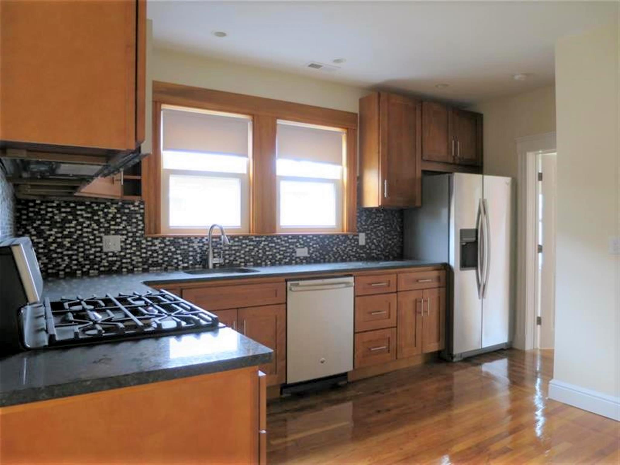 4.5 bed, 2 bath apartment for rent at 7 Bonner Ave Unit 7, Medford — photo 2 of 23