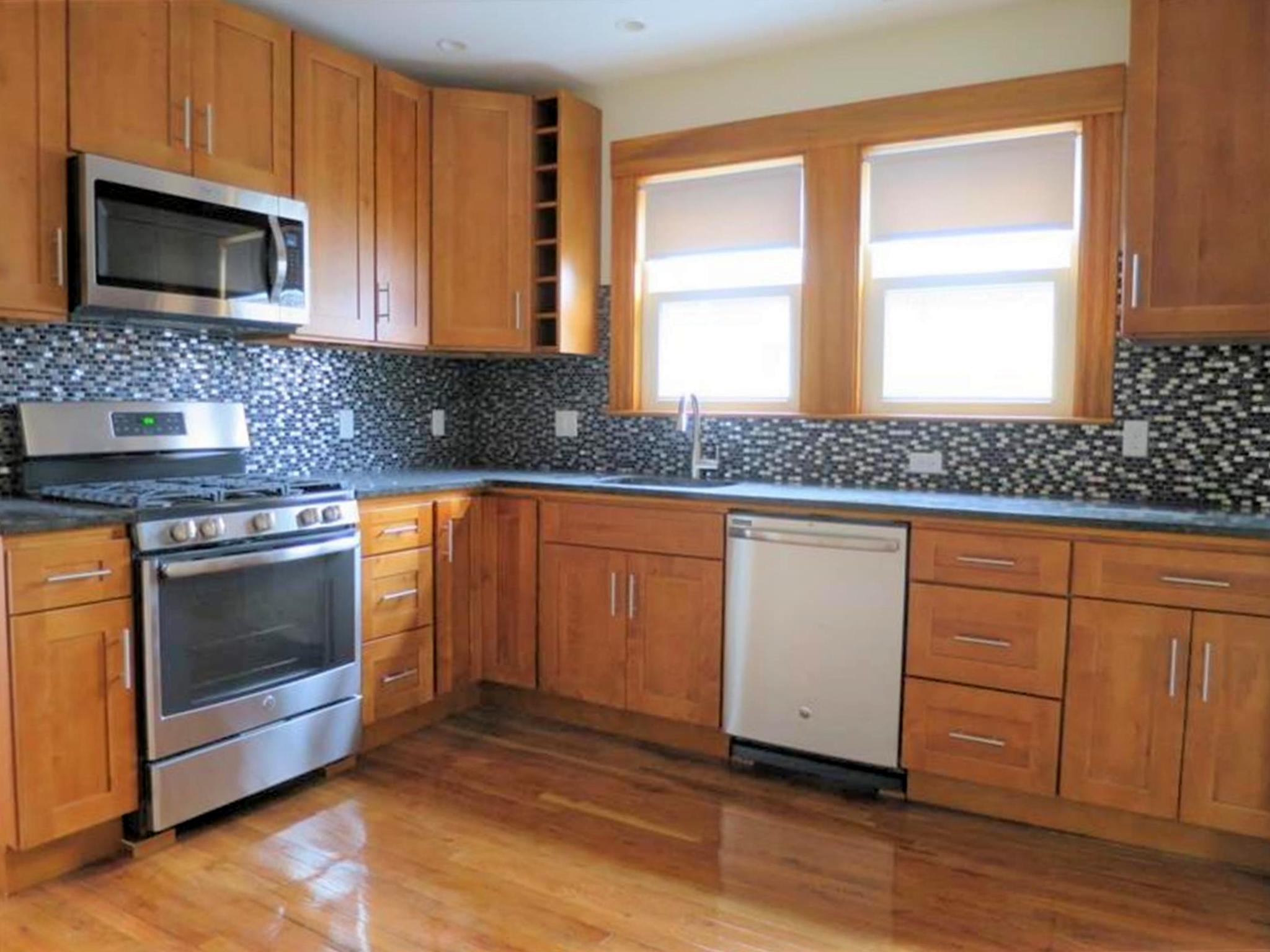 4.5 bed, 2 bath apartment for rent at 7 Bonner Ave Unit 7, Medford