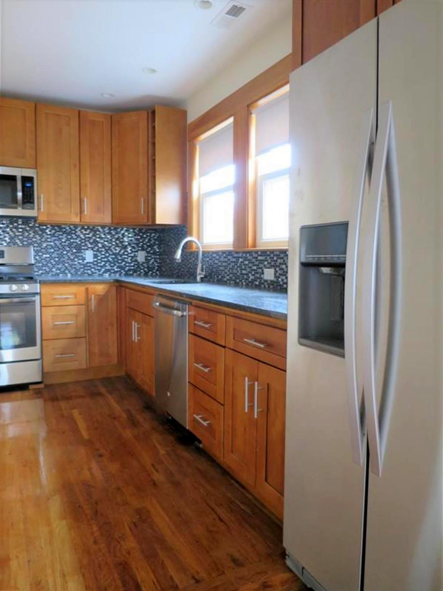 4.5 bed, 2 bath apartment for rent at 7 Bonner Ave Unit 7, Medford — photo 5 of 23