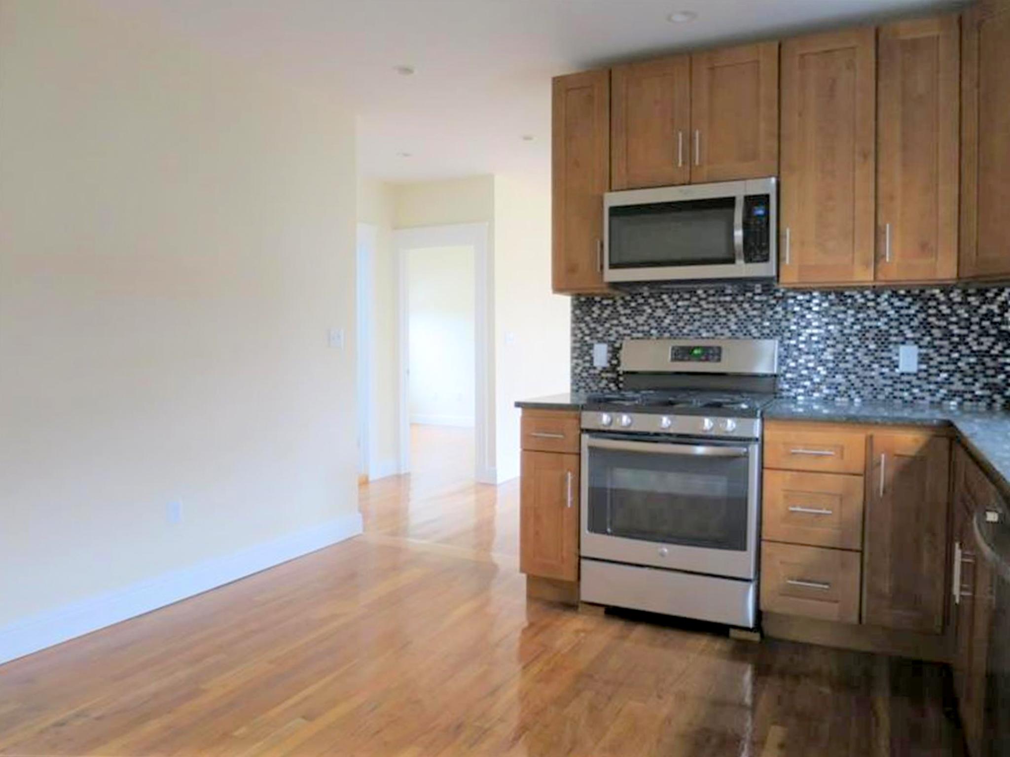 4.5 bed, 2 bath apartment for rent at 7 Bonner Ave Unit 7, Medford — photo 6 of 23
