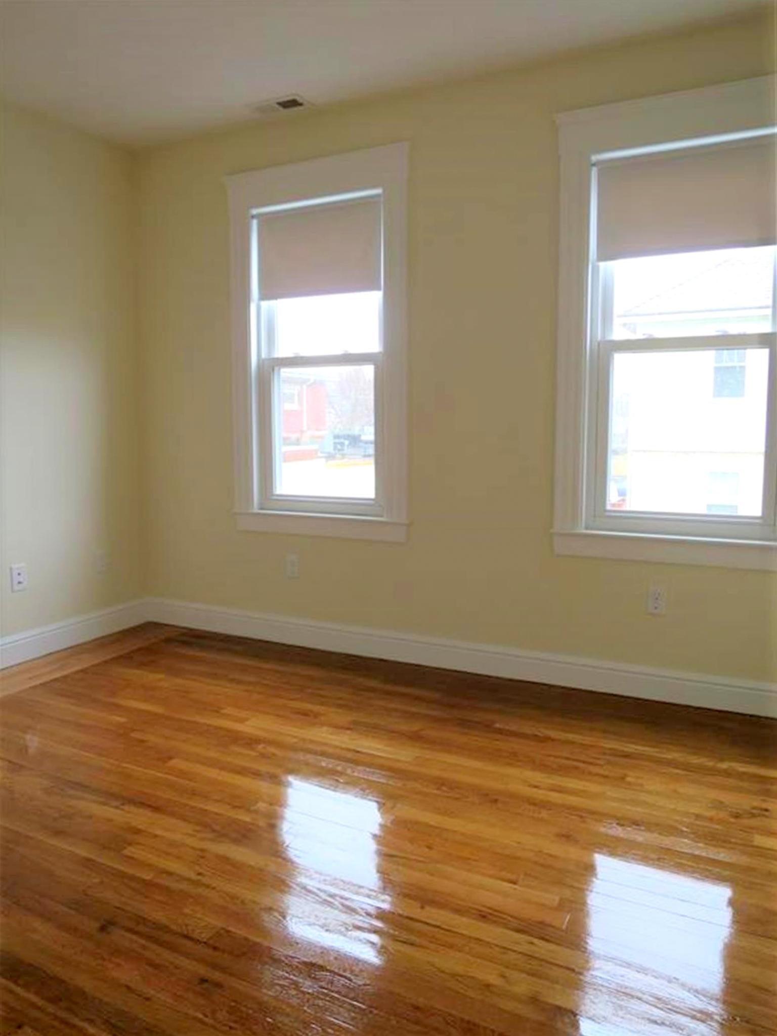 4.5 bed, 2 bath apartment for rent at 7 Bonner Ave Unit 7, Medford — photo 15 of 23