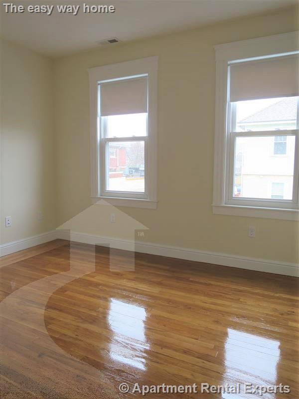 7-9 Bonner Ave, Tufts