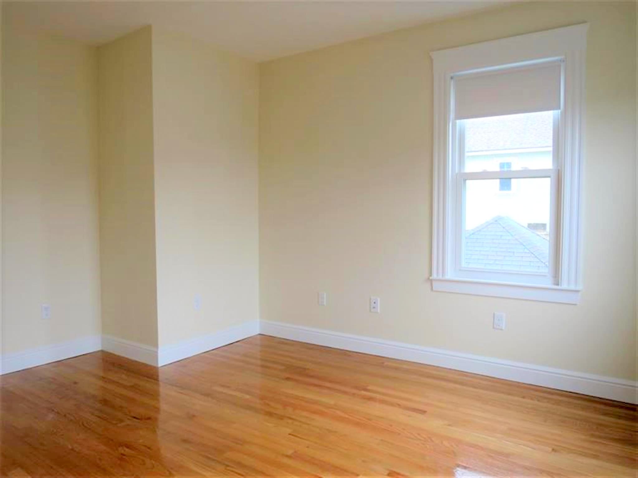 4.5 bed, 2 bath apartment for rent at 7 Bonner Ave Unit 7, Medford — photo 20 of 23