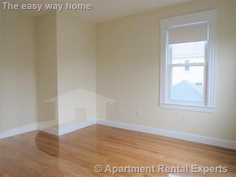 7-9 Bonner Ave, Tufts