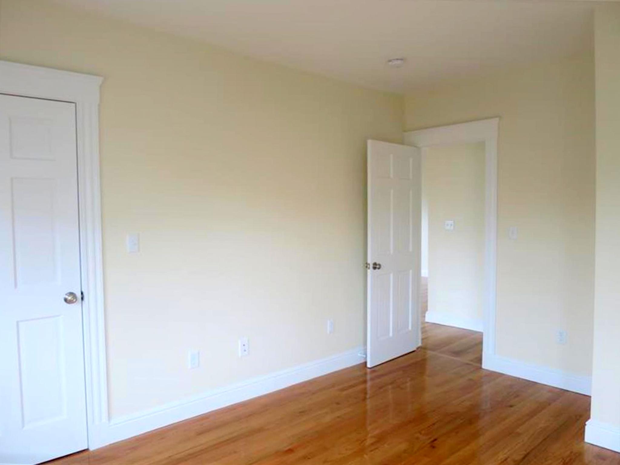 4.5 bed, 2 bath apartment for rent at 7 Bonner Ave Unit 7, Medford — photo 21 of 23