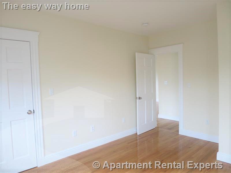 7-9 Bonner Ave, Tufts