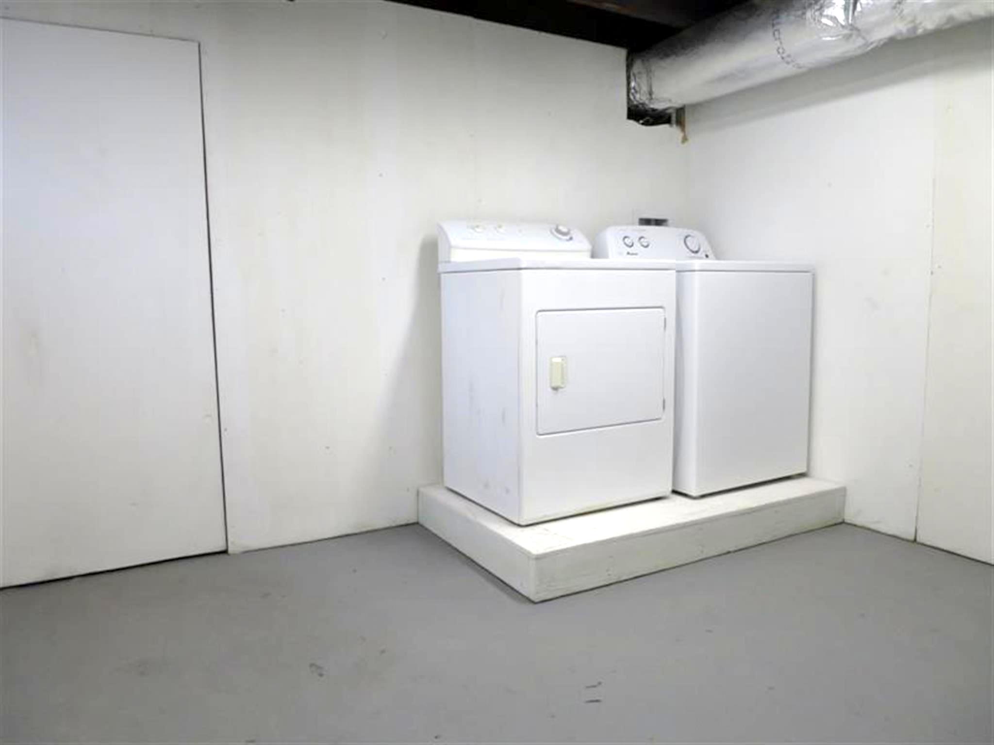 4.5 bed, 2 bath apartment for rent at 7 Bonner Ave Unit 7, Medford — photo 22 of 23