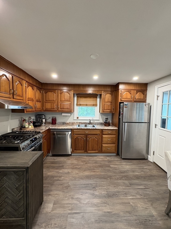 643 Beacon St, Centralville