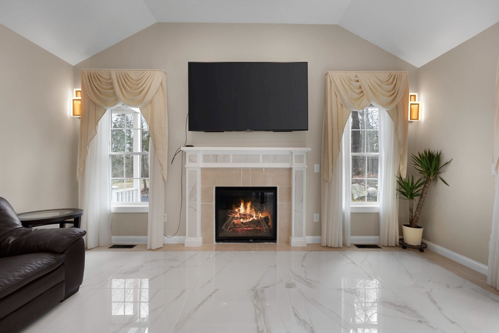 60 Shufelt Rd, South Walpole