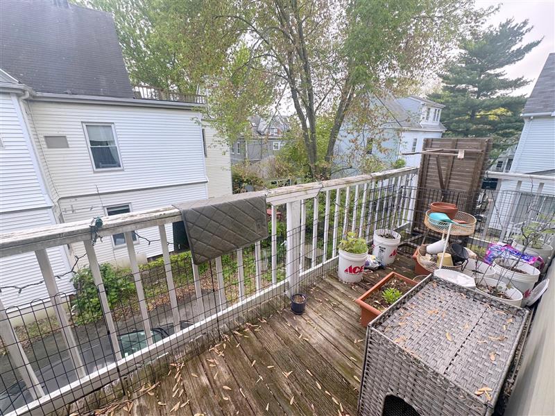 10 Rogers Ave, Powder House Square